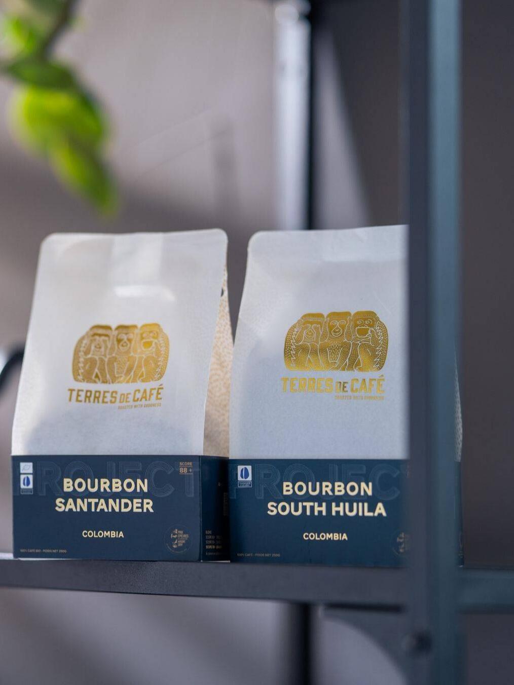 Minimal white coffee pouches
